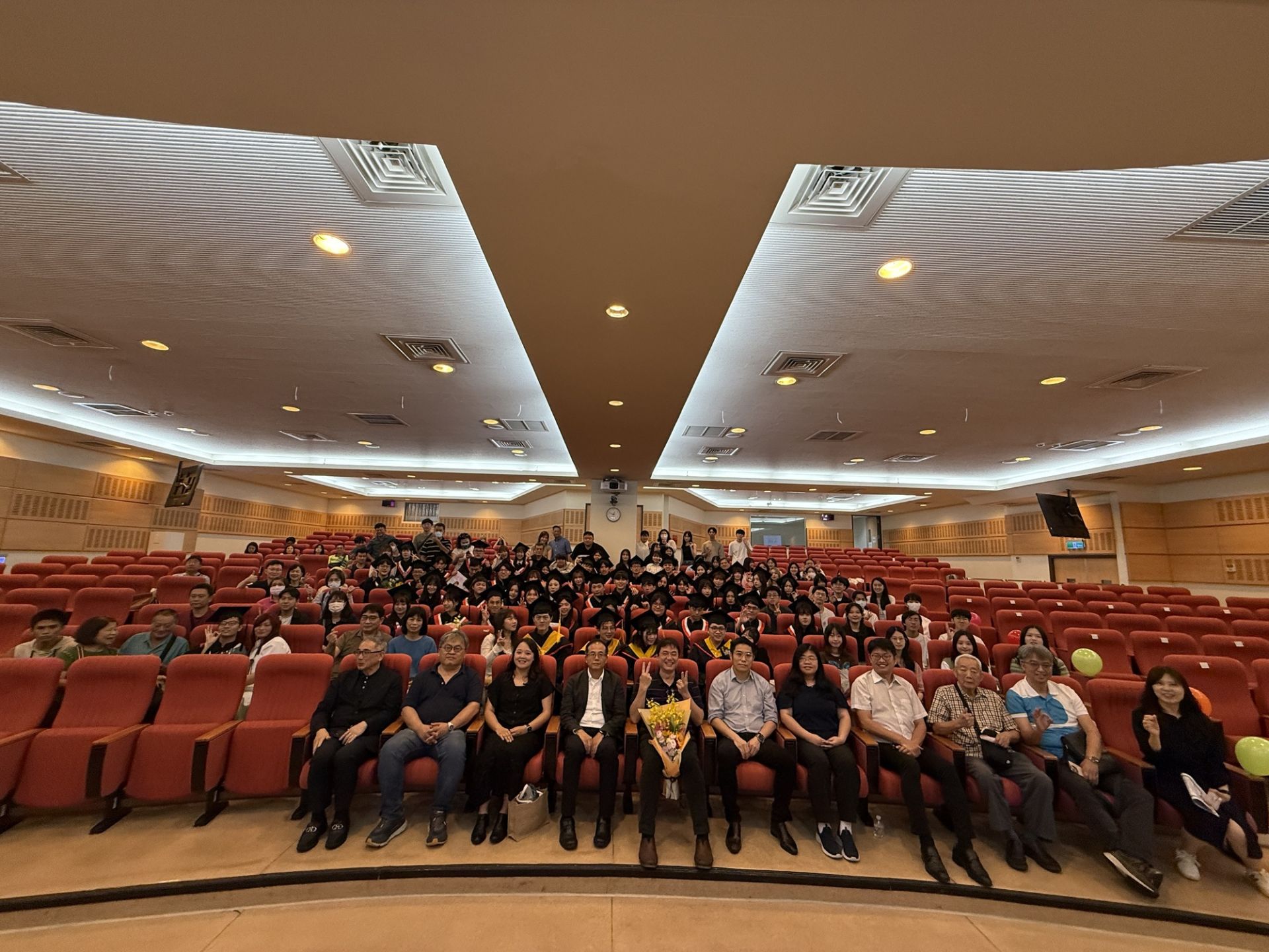 ALL_about_alumni_26A05_9aK0fDnSvM